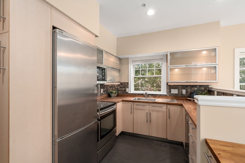 175 Richdale Avenue 115