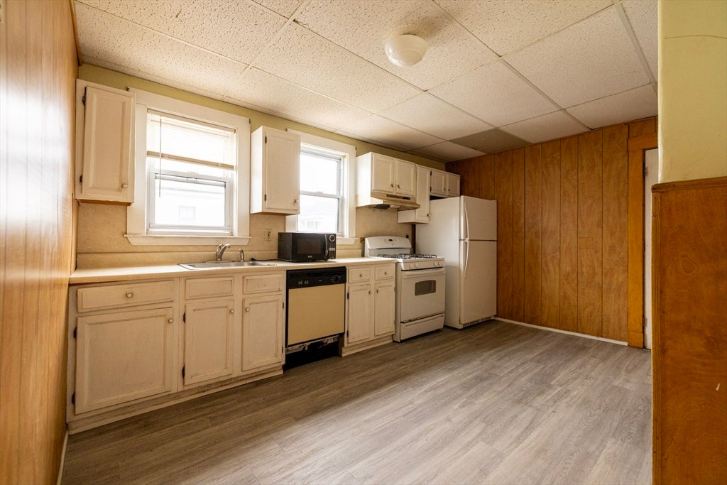 7-9 Illinois Ave, Somerville, MA Photo #21