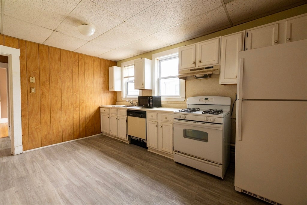 7-9 Illinois Ave, Somerville, MA Photo #23