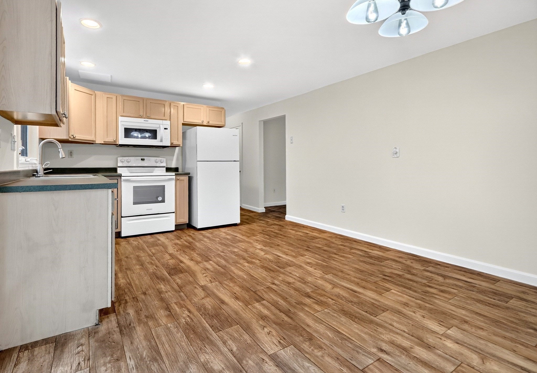 85 Steeple Chase Cir #3, Attleboro, MA, 85 Steeple Chase Cir #3, Attleboro, MA Photo #9