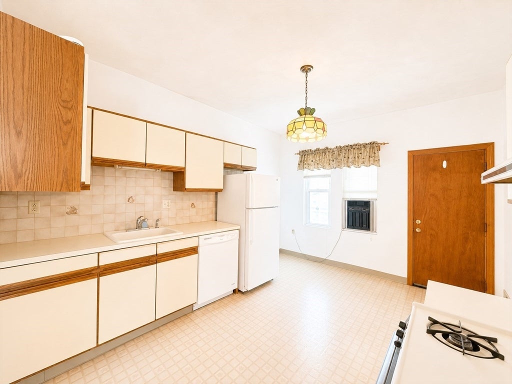19 Bradford St #3, Everett, MA, 19 Bradford St #3, Everett, MA Photo #10