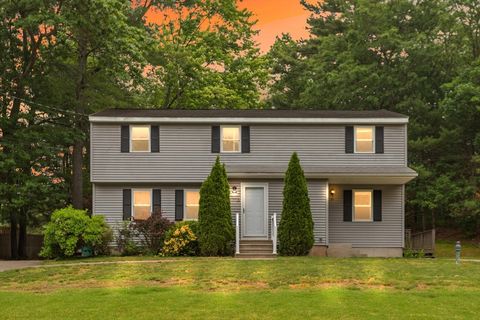 55-57 Pineneedle Ln Mansfield MA 02048