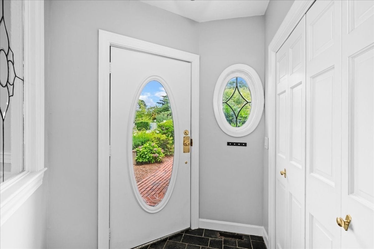 37 Eastern Point Dr 35