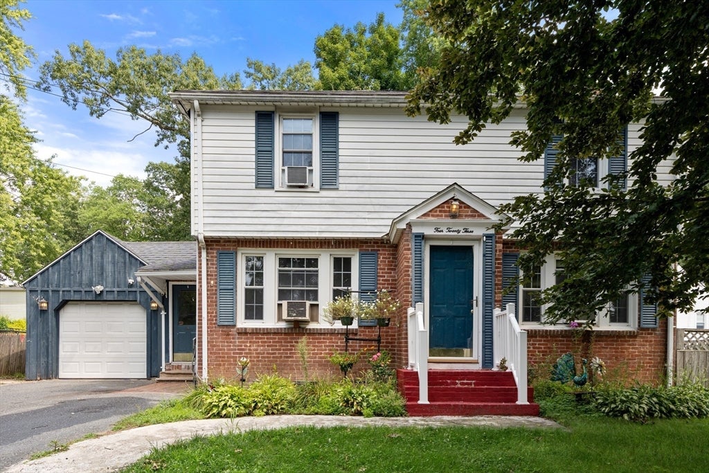 423 Tiffany St