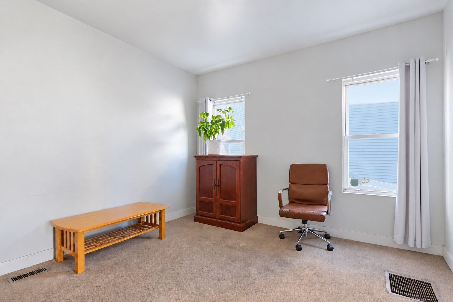 161 Smith St, Lowell, MA, 161 Smith St, Lowell, MA Photo #6