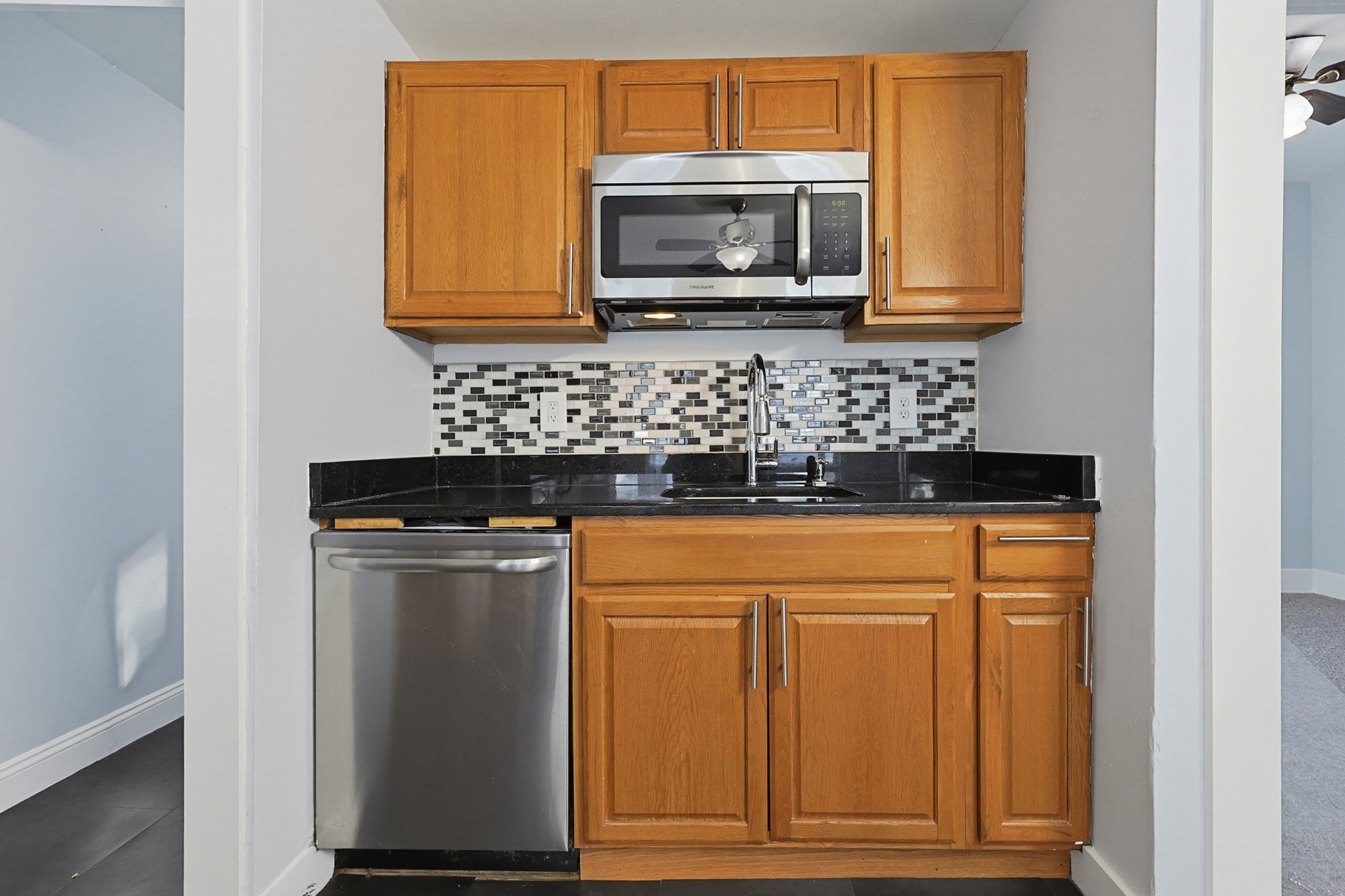161 Smith St, Lowell, MA, 161 Smith St, Lowell, MA Photo #34
