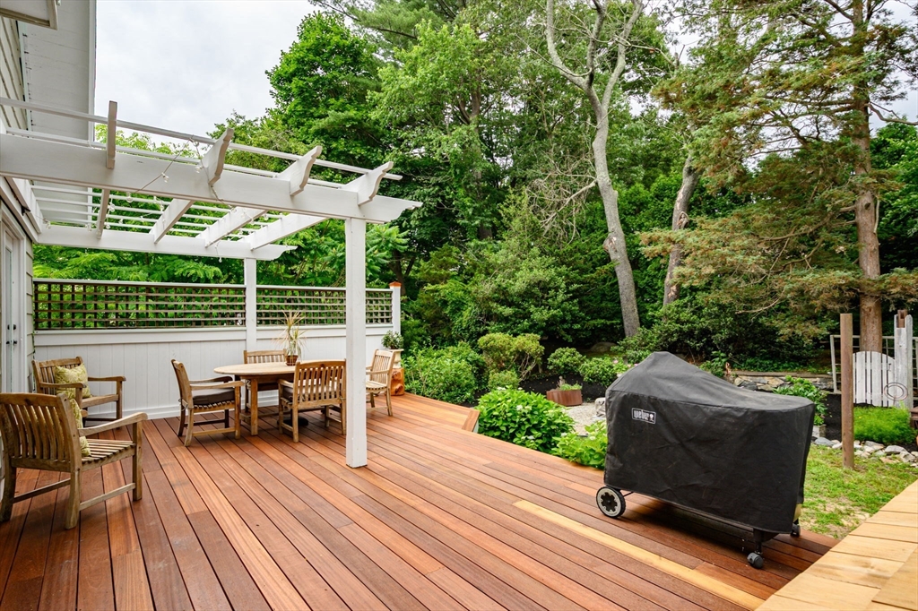 38 Maplewood Ave