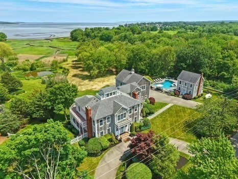 735 Bay Rd