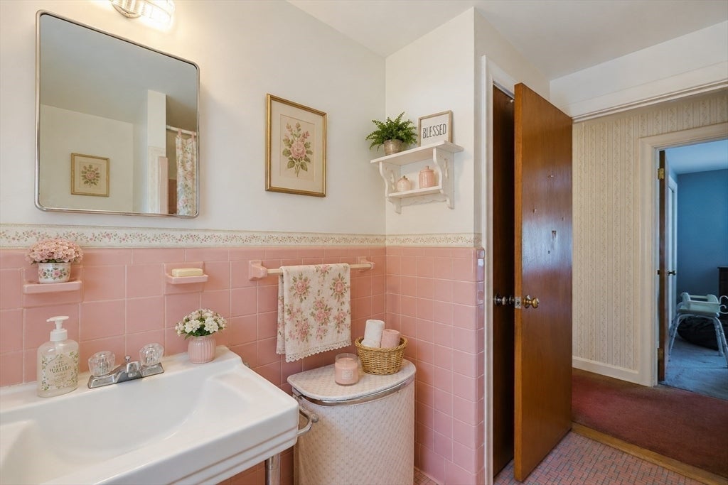 7 Schaller Street, Wellesley, MA Photo #14