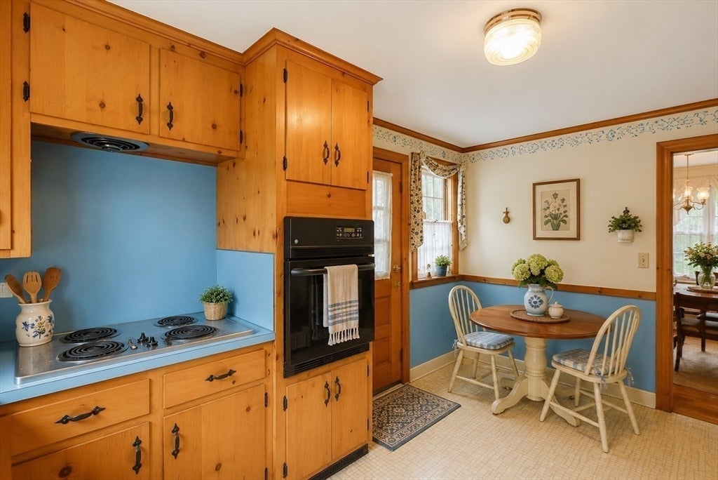 7 Schaller Street, Wellesley, MA Photo #11