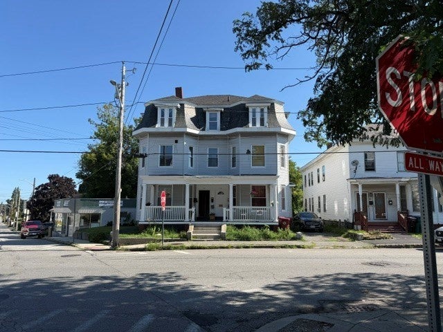 Photo of 225 Branch St, Lowell, MA