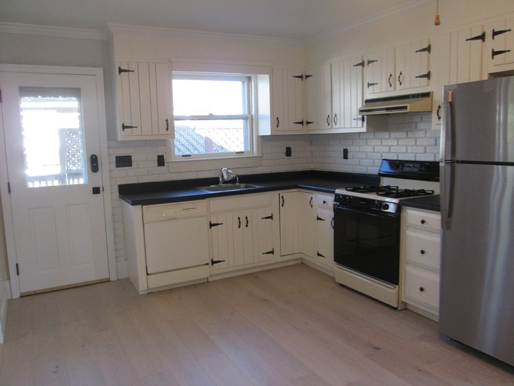 84 Tafts Ave, Winthrop, MA, 84 Tafts Ave, Winthrop, MA Photo #14