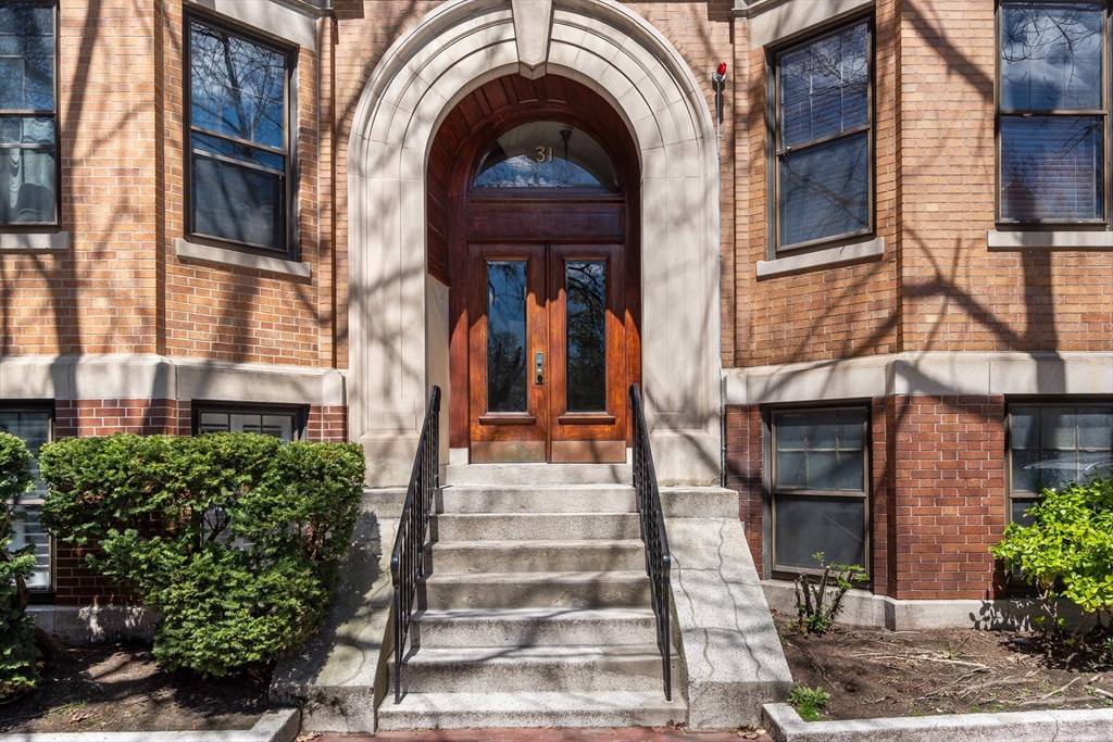 31 Linnaean Street 6