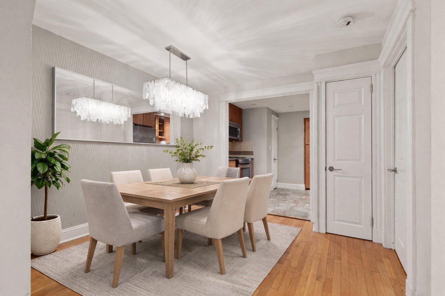 180 Commonwealth Ave #B, Boston, MA Photo #2