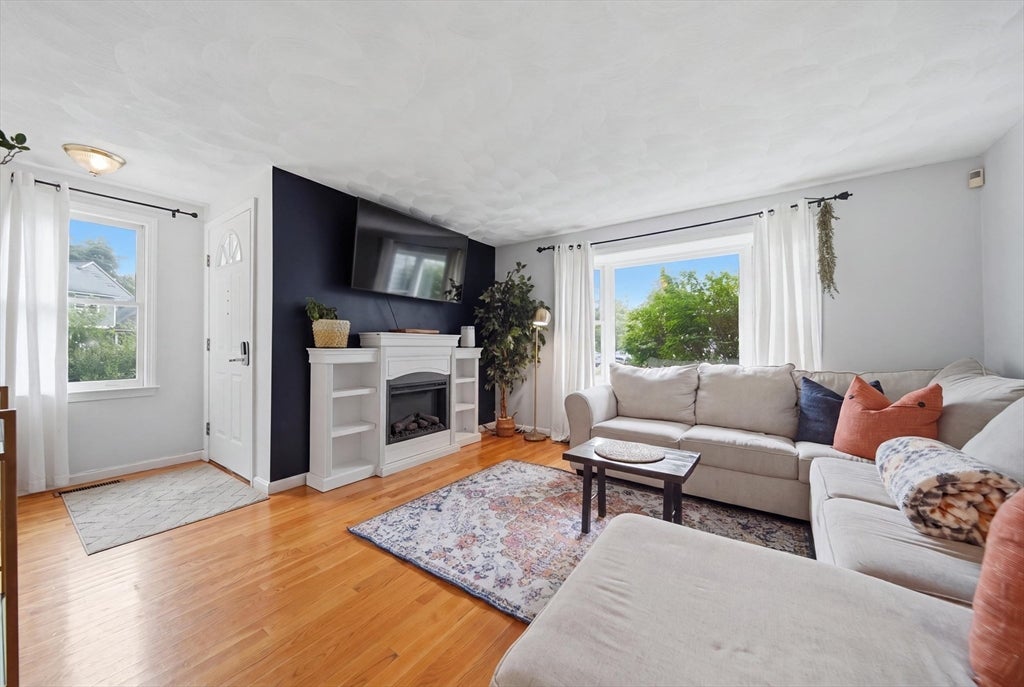 302 Dana Ct, Wilmington, MA, 302 Dana Ct, Wilmington, MA Photo #9