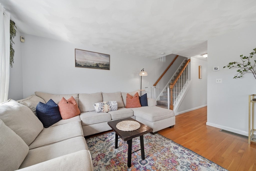 302 Dana Ct, Wilmington, MA, 302 Dana Ct, Wilmington, MA Photo #8
