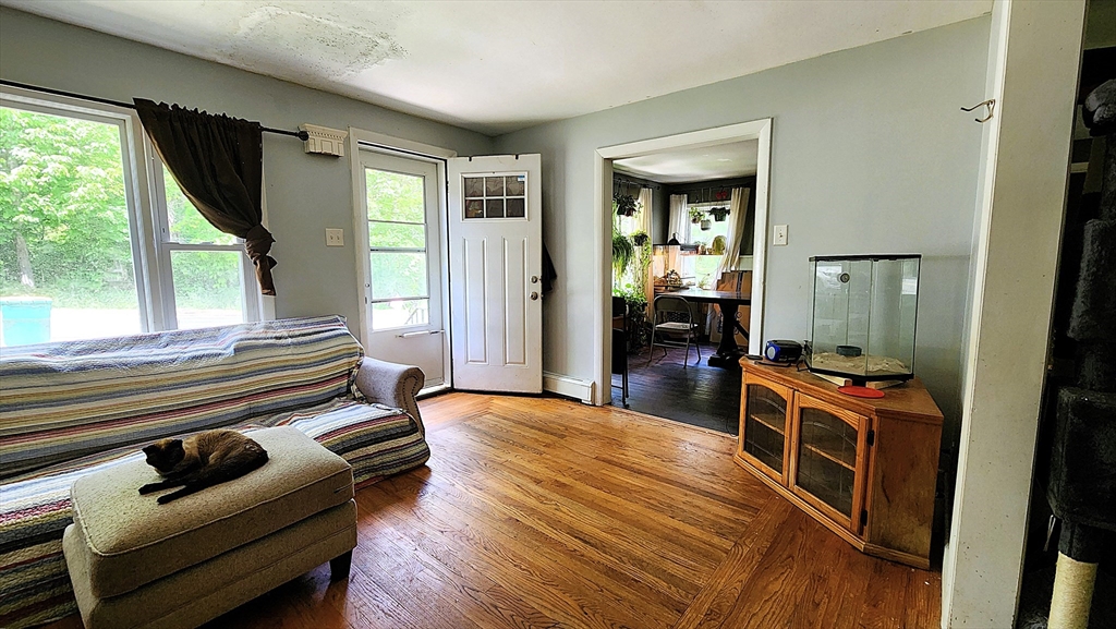 77 Chestnut Hill Rd