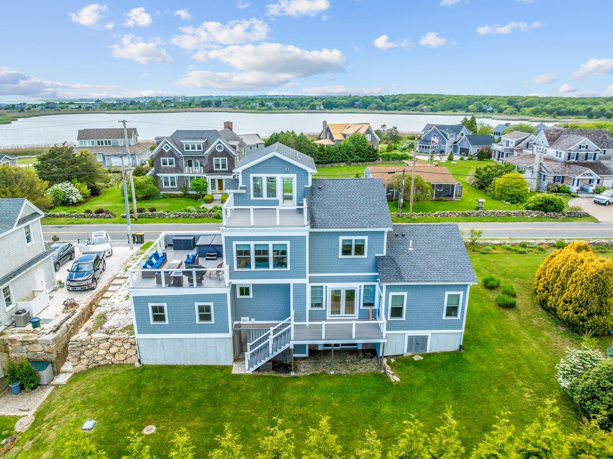 246 Howland Rd