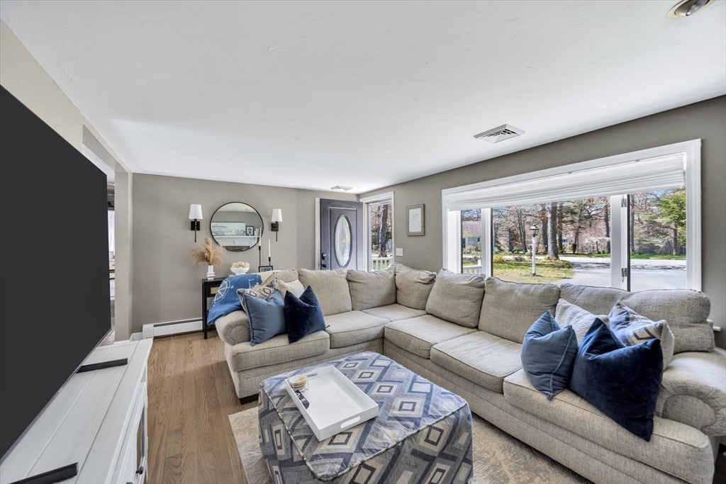 10 Guild Rd