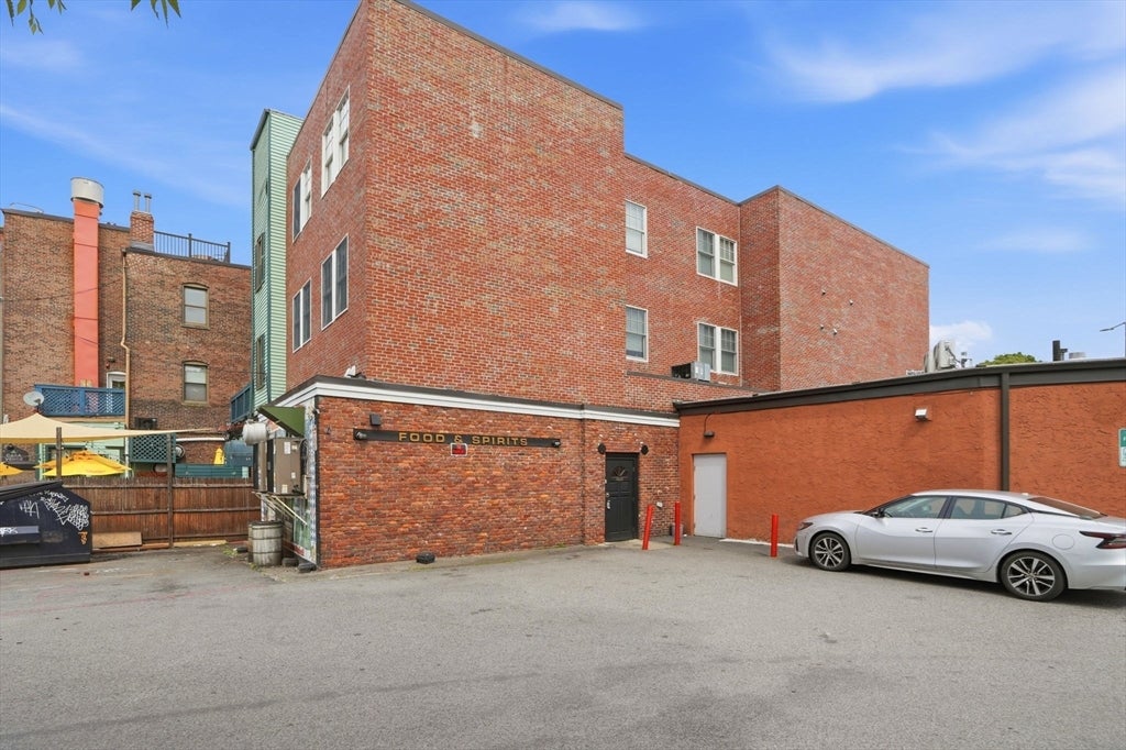 717-723 Centre St