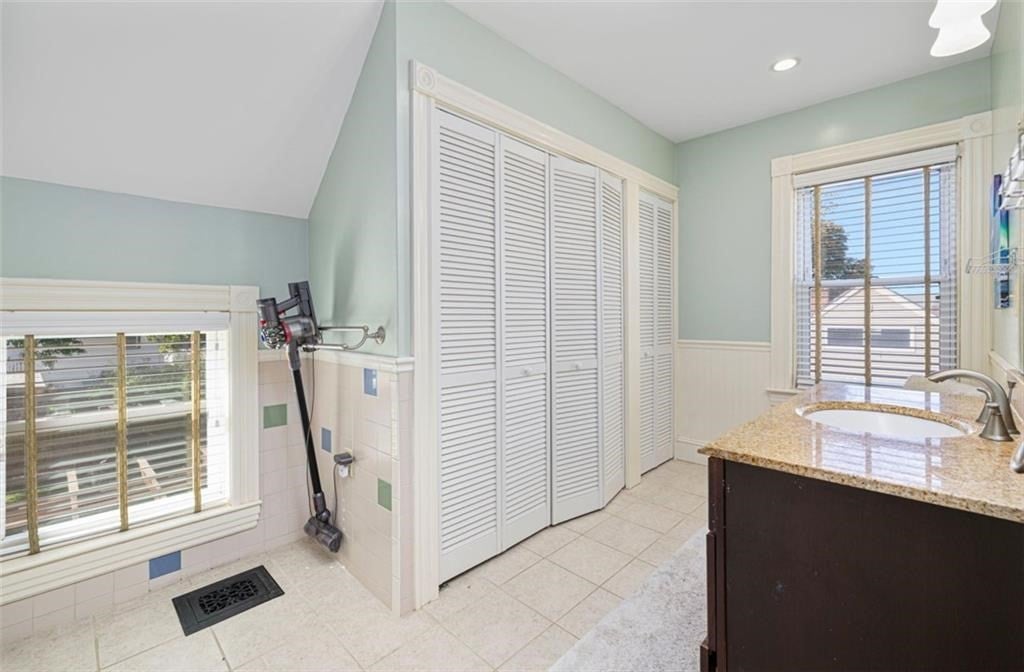 230 Martin St, East Providence, RI, 230 Martin St, East Providence, RI Photo #20