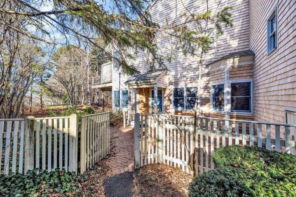 10 Oak Glen Village 10