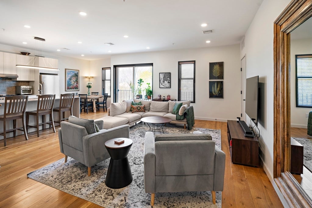 211 Condor ST #8, Boston, MA, 211 Condor ST #8, Boston, MA Photo #2
