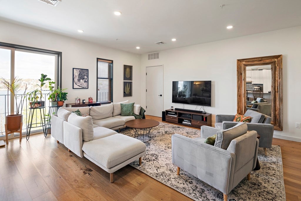 211 Condor ST #8, Boston, MA, 211 Condor ST #8, Boston, MA Photo #3