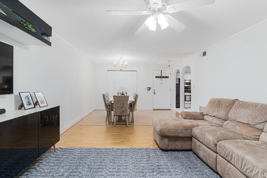 18 Shadowbrook Lane 40