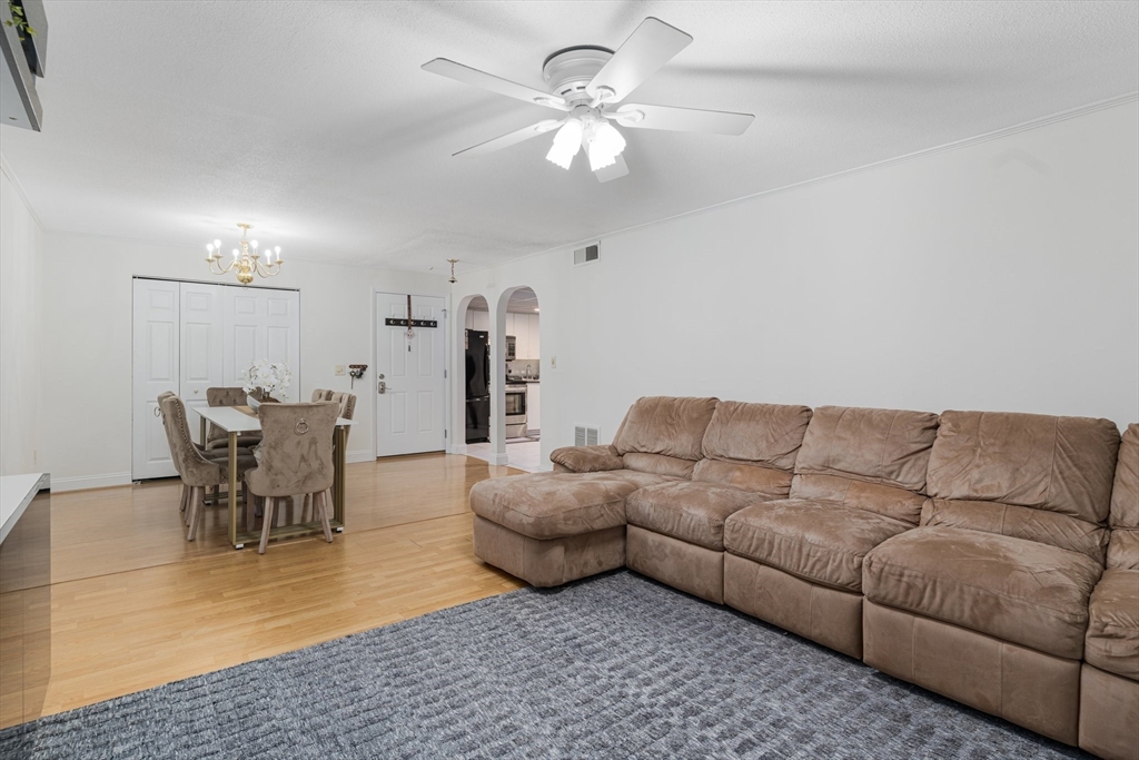 18 Shadowbrook Lane 40