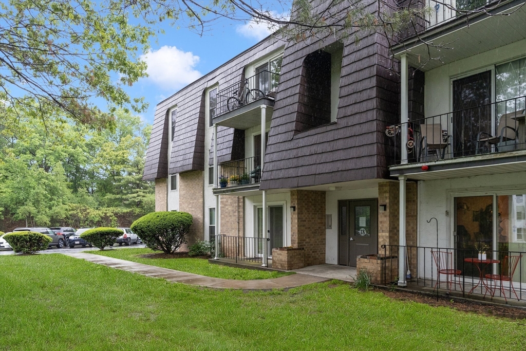 18 Shadowbrook Lane 40