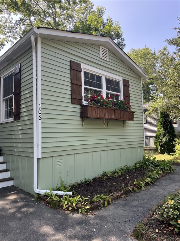 106 Dolittle Lane