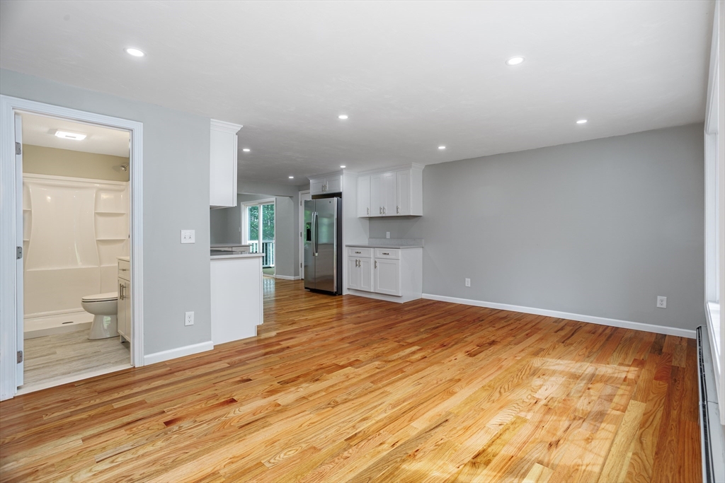 22 Albert Dr - Photo 4
