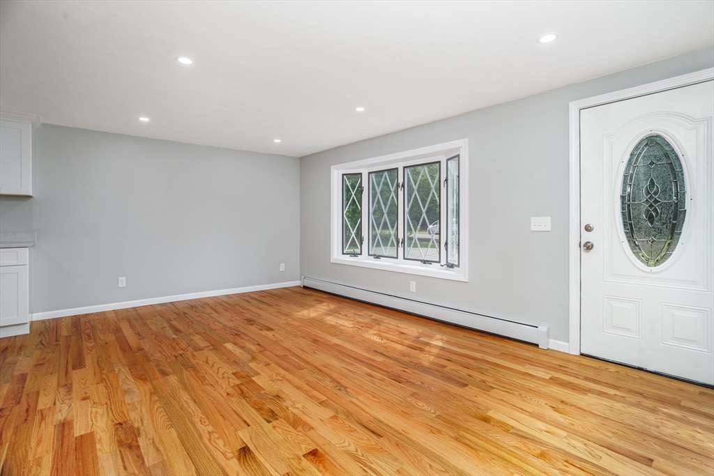 22 Albert Dr - Photo 2