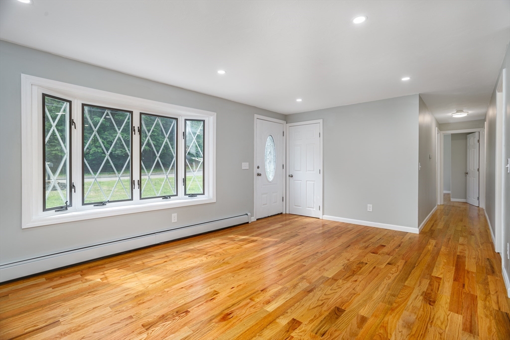 22 Albert Dr - Photo 3
