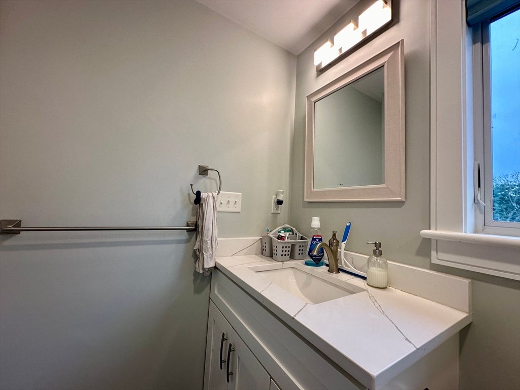30 Town Hill St #A, Quincy, MA, 30 Town Hill St #A, Quincy, MA Photo #23