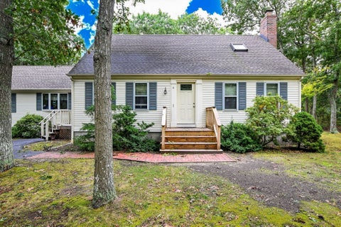 Photo of 6 Elizabeth Ln, Yarmouth, MA 02601 (MLS # 73586575)