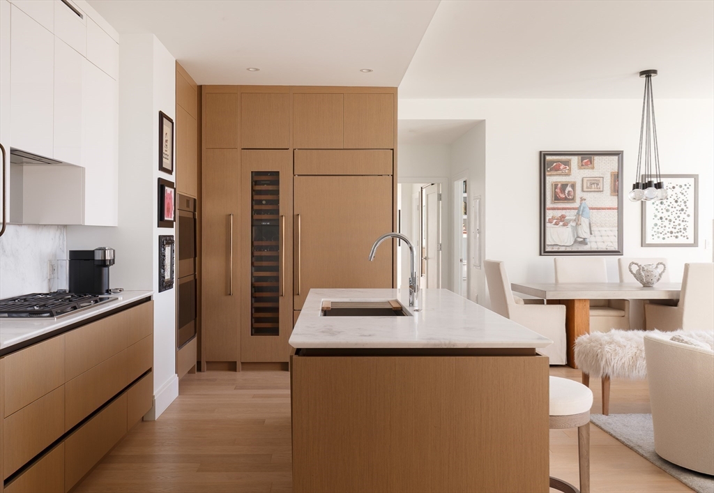 380 Harrison Ave 12F