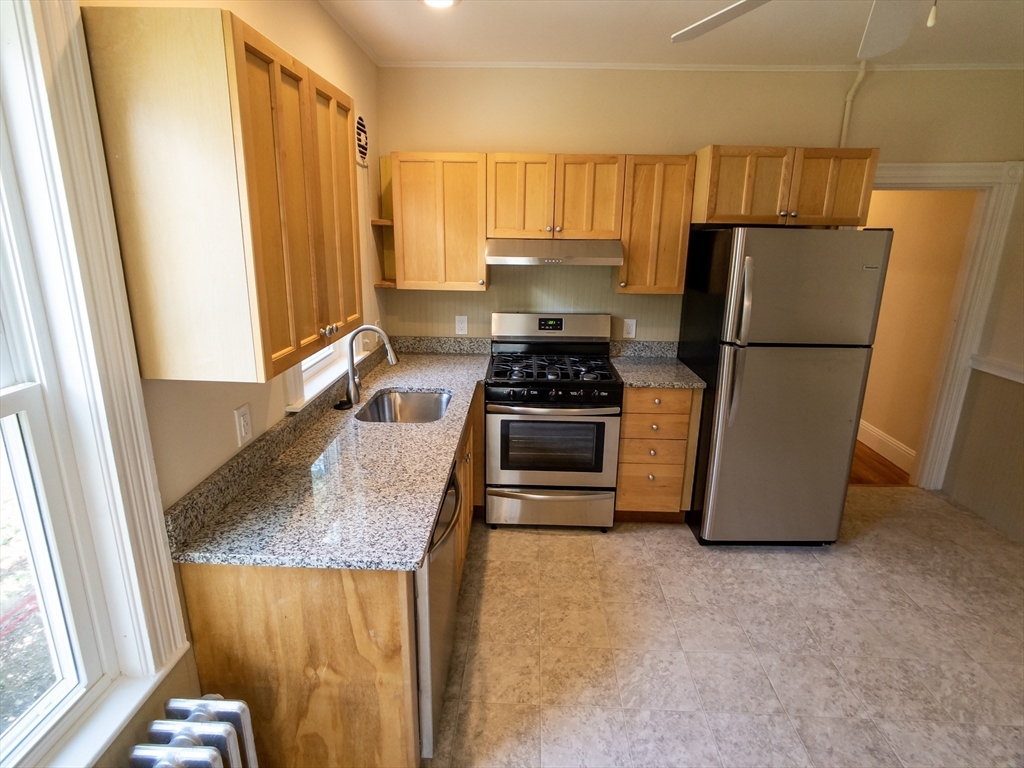 40 Hewlett St 1