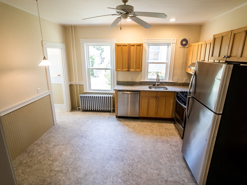 40 Hewlett St 1