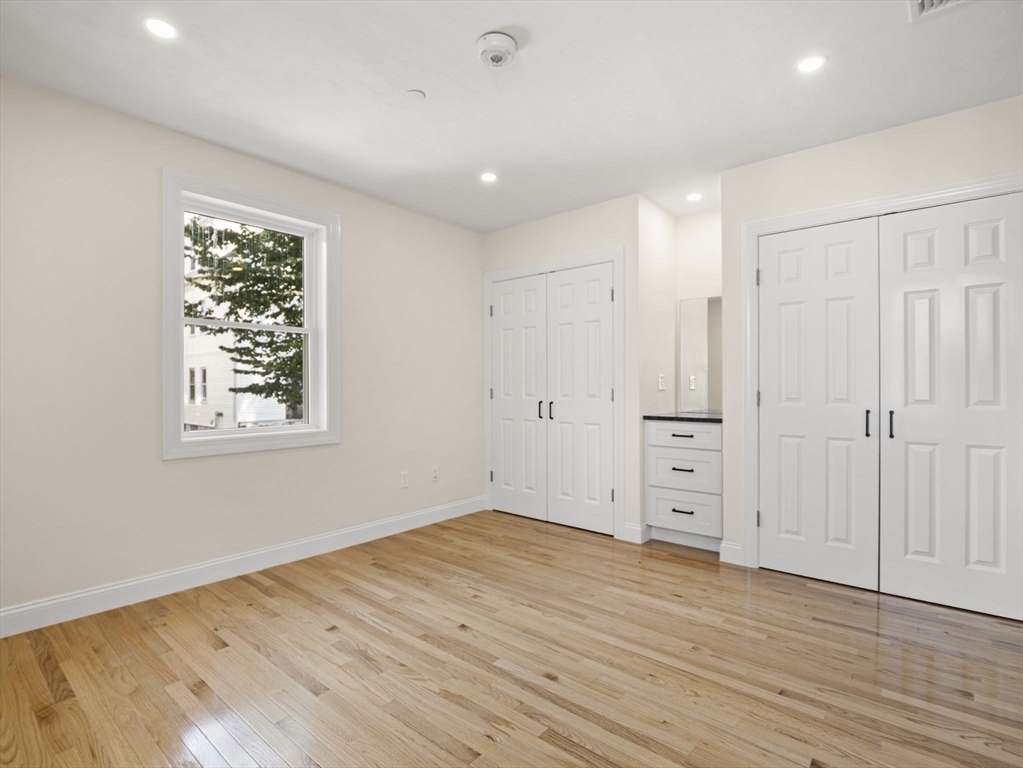 Revere, Massachusetts 02151, United States, 3 Bedrooms Bedrooms, ,2 BathroomsBathrooms,Residential,Active,181417