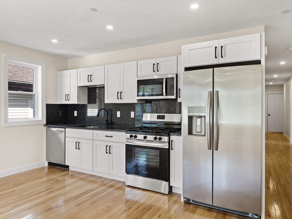 Revere, Massachusetts 02151, United States, 3 Bedrooms Bedrooms, ,2 BathroomsBathrooms,Residential,Active,181417