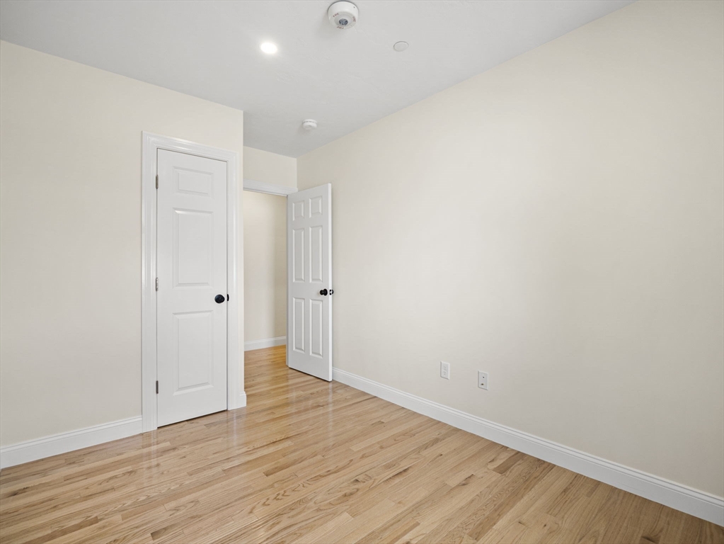 Revere, Massachusetts 02151, United States, 3 Bedrooms Bedrooms, ,2 BathroomsBathrooms,Residential,Active,181417