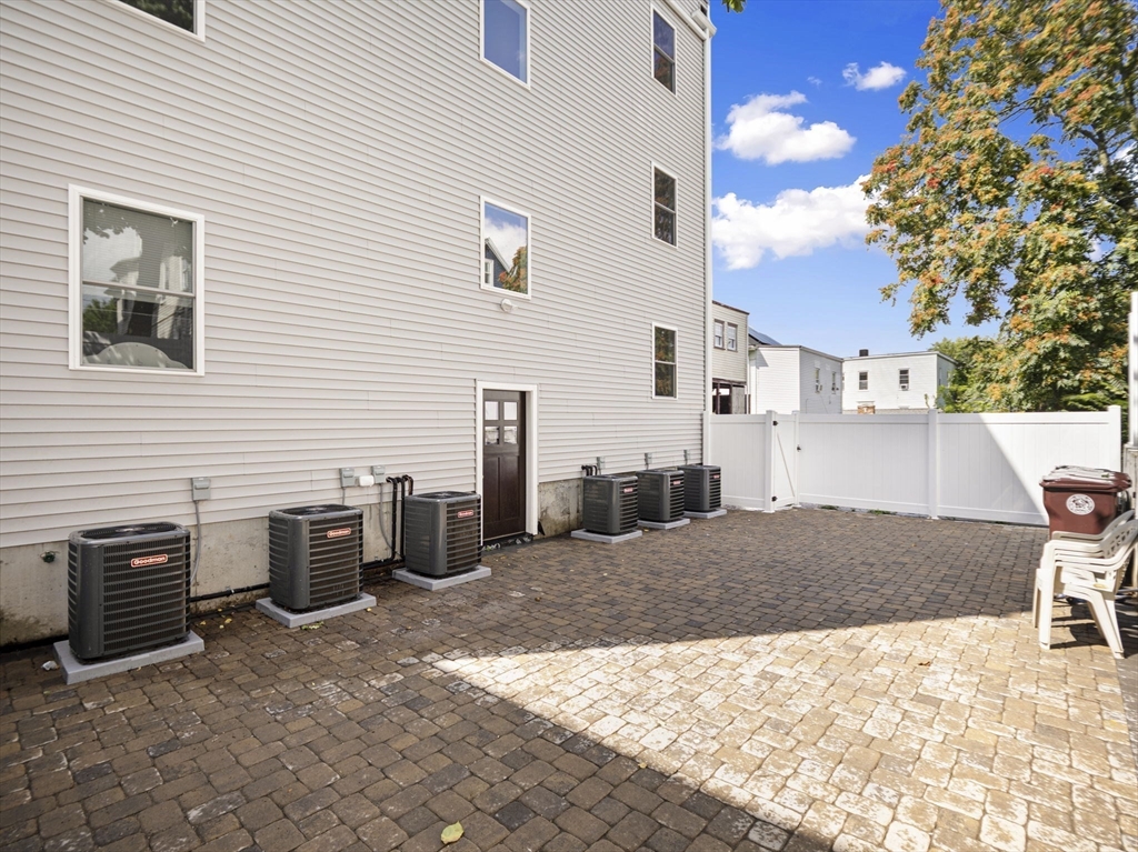 Revere, Massachusetts 02151, United States, 3 Bedrooms Bedrooms, ,2 BathroomsBathrooms,Residential,Active,181417