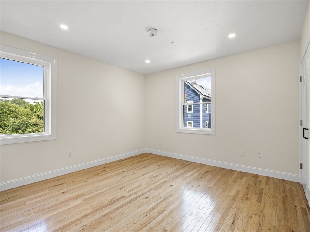 Revere, Massachusetts 02151, United States, 3 Bedrooms Bedrooms, ,2 BathroomsBathrooms,Residential,Active,181417