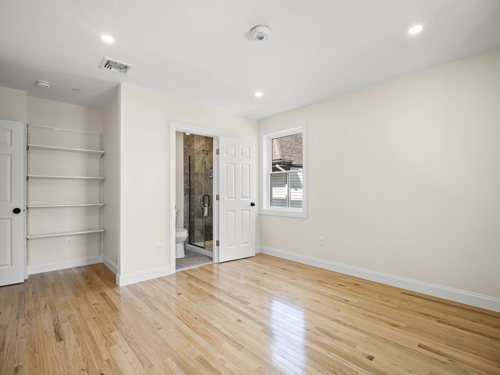 Revere, Massachusetts 02151, United States, 3 Bedrooms Bedrooms, ,2 BathroomsBathrooms,Residential,Active,181417