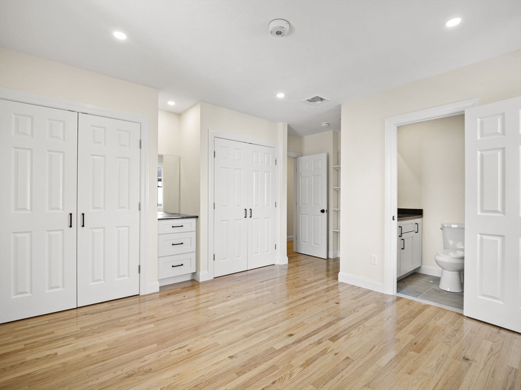 Revere, Massachusetts 02151, United States, 3 Bedrooms Bedrooms, ,2 BathroomsBathrooms,Residential,Active,181417