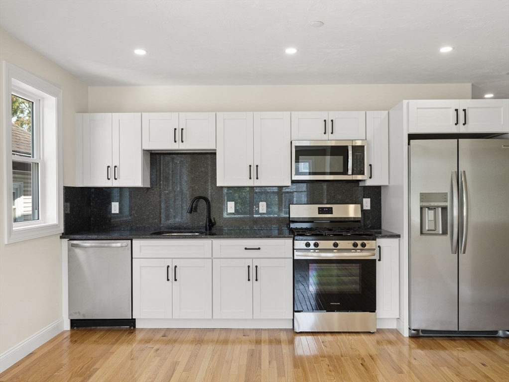 Revere, Massachusetts 02151, United States, 3 Bedrooms Bedrooms, ,2 BathroomsBathrooms,Residential,Active,181417