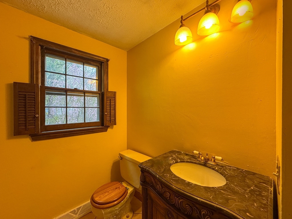 60 White Fox Rd, Agawam, MA Photo #11