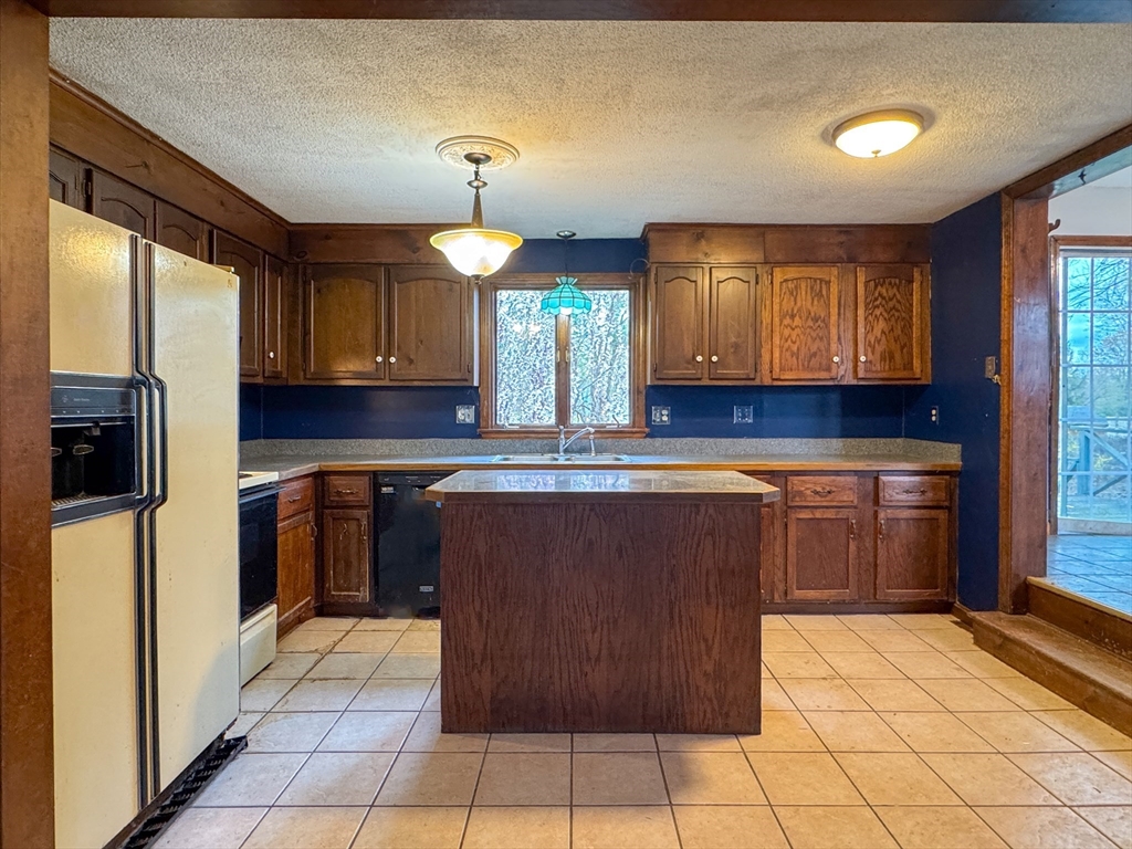 60 White Fox Rd, Agawam, MA Photo #19